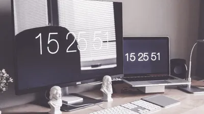 Benefits of Using a Laptop as a Desktop Instead of Buying a Desktop PC thumbnail